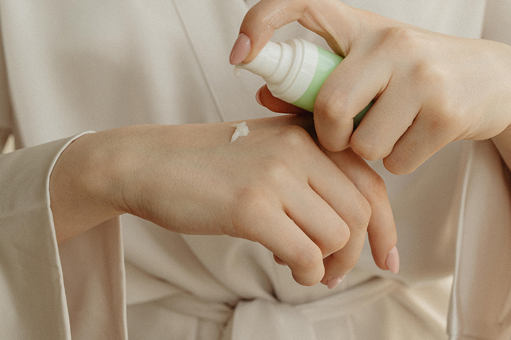 Best Lotion and Cream for Crepey Skin, According to Experts